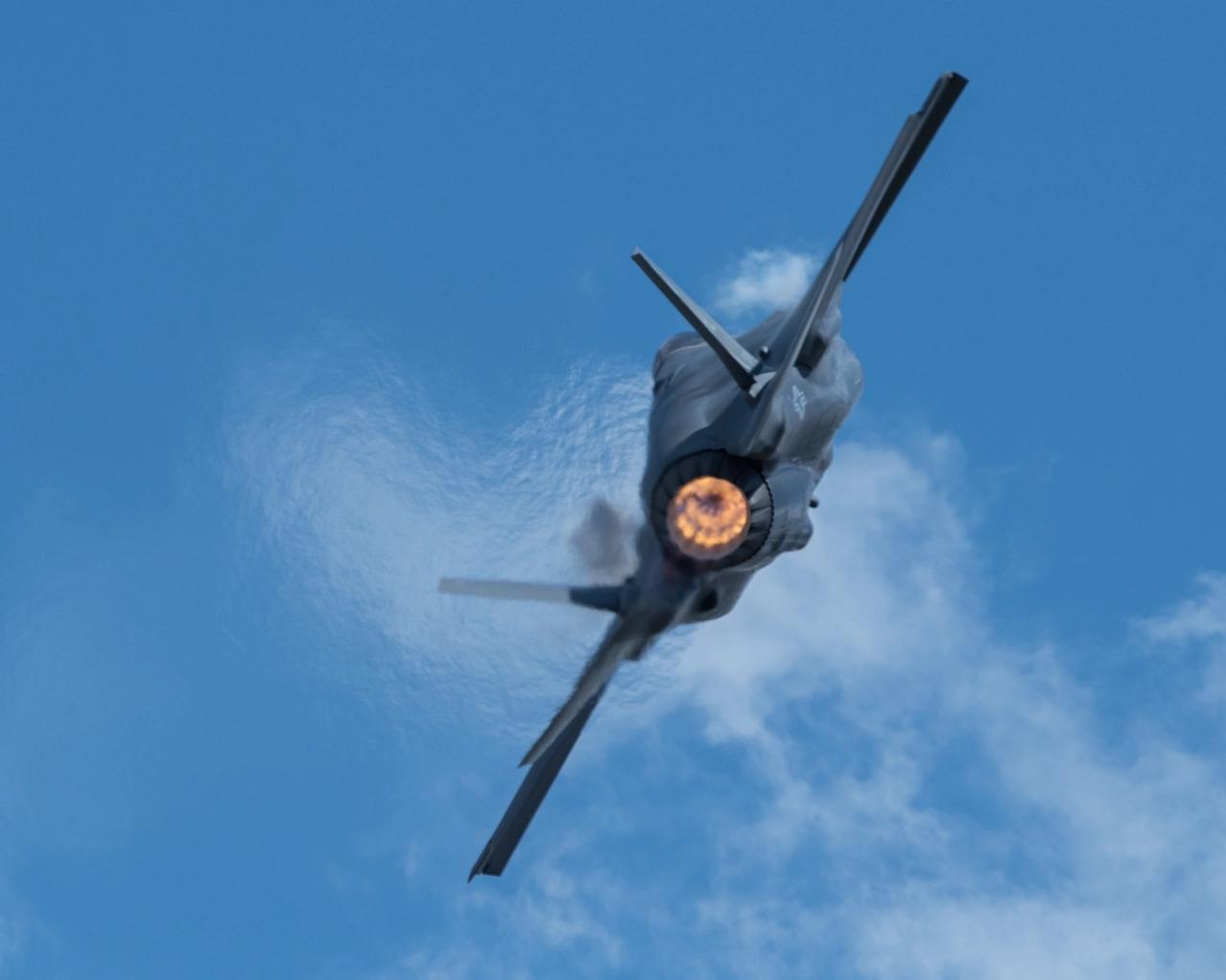 F135 Engine（F-35 Lightning II fighter aircraft） - 知乎