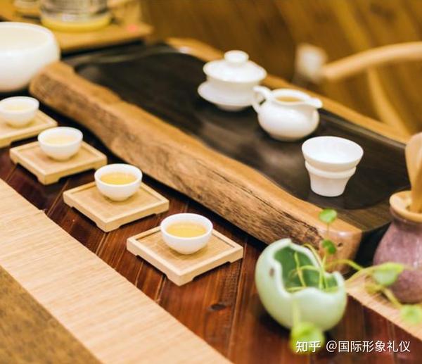 给客人敬茶的礼仪 - 知乎