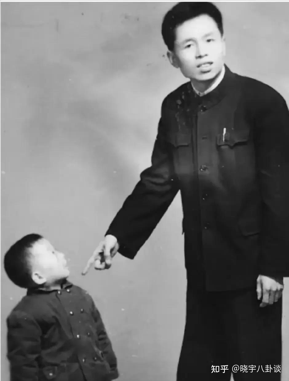 侯军是侯宝林的孙子、侯耀华的独子、师胜杰的徒弟,为何没说相声 - 知乎