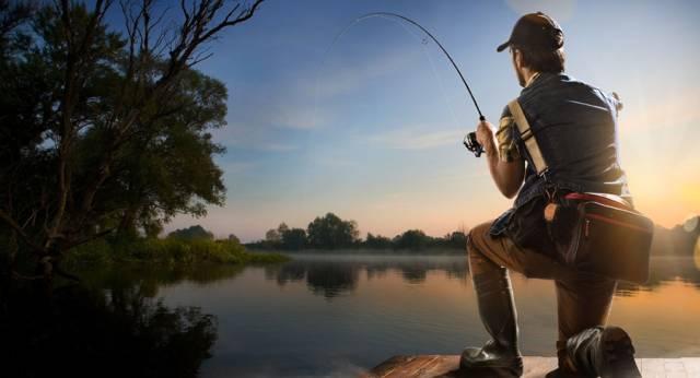 老外钓鱼为何不用手竿喜欢用渔轮