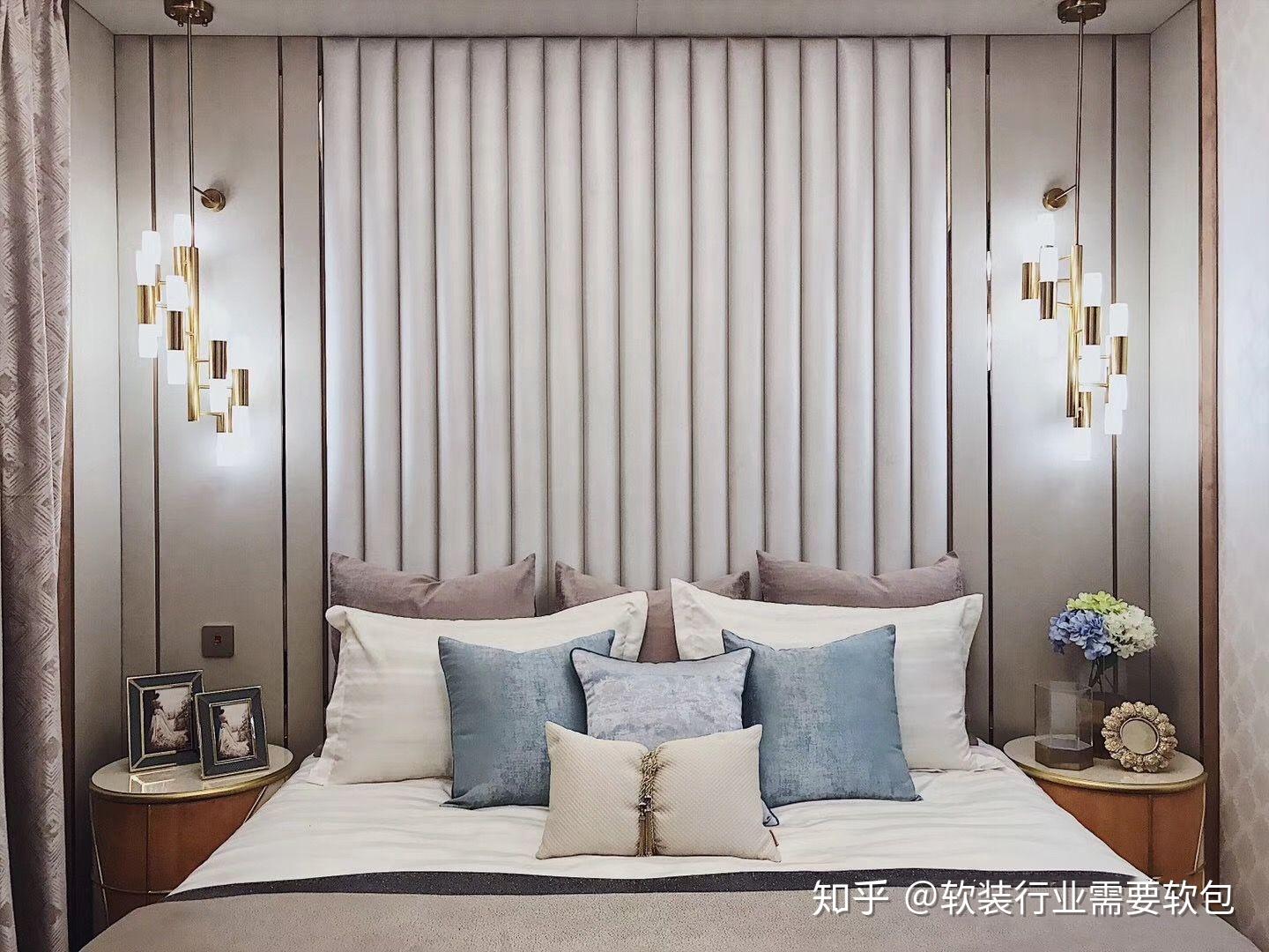 后现代卧室床头软包背景墙设计_齐家网装修效果图