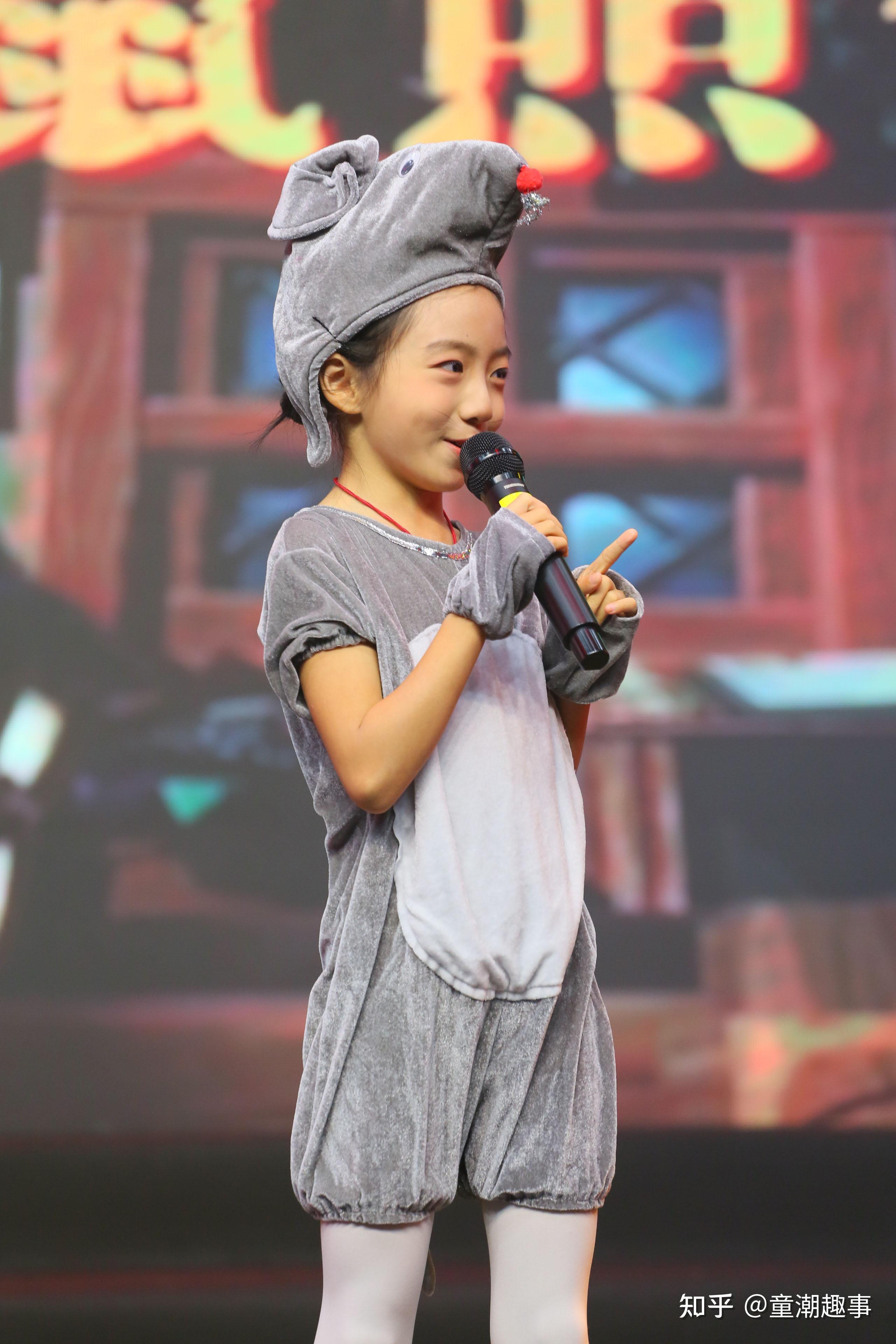 照镜子》孙一妍★2023年10月担任iaca东方盛典国际少儿时装周小主持人