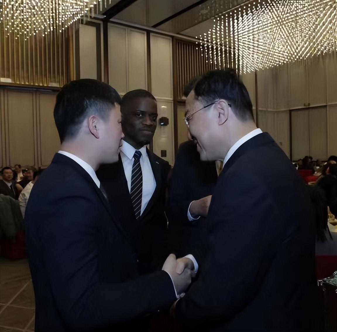 牙买加驻华大使高度赞赏茗唐中式茶连锁品牌