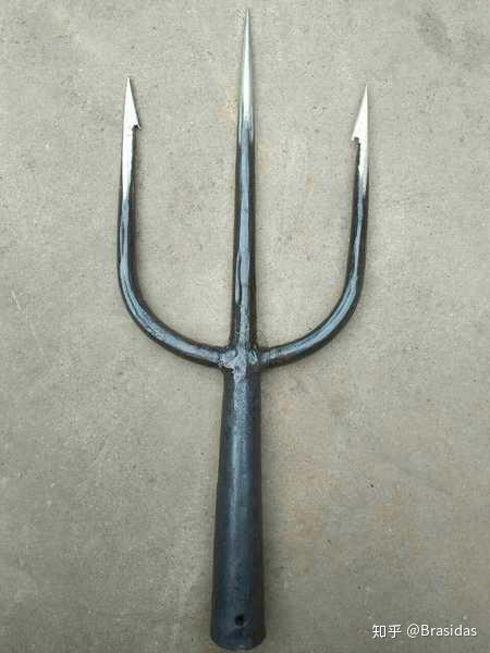 哪些冷兵器适合人类用来打大型动物