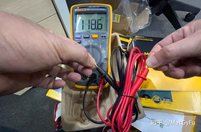 既熟悉又陌生的数位万用电表Multimeter, 从万用表规格1999显示、3又5/6位数认识A/D模拟数字转换bits关系，复习一下OP积分 ...