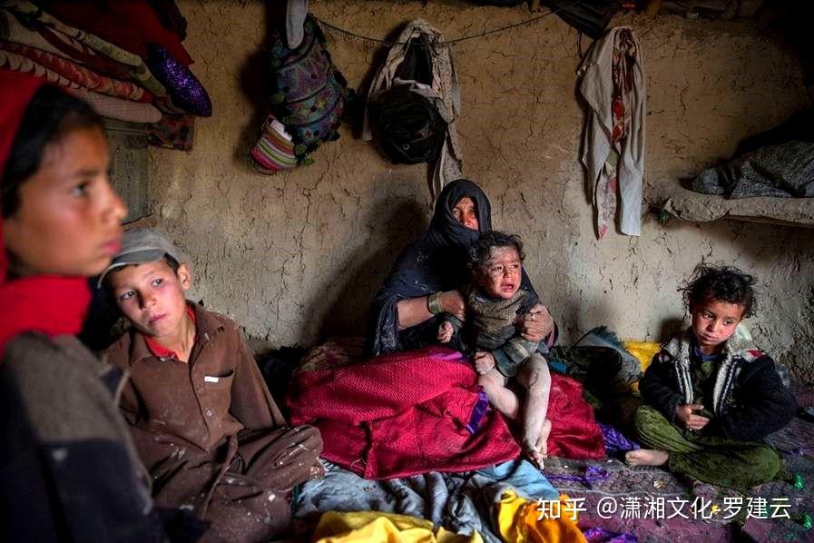 给阿富汗贫民买馕