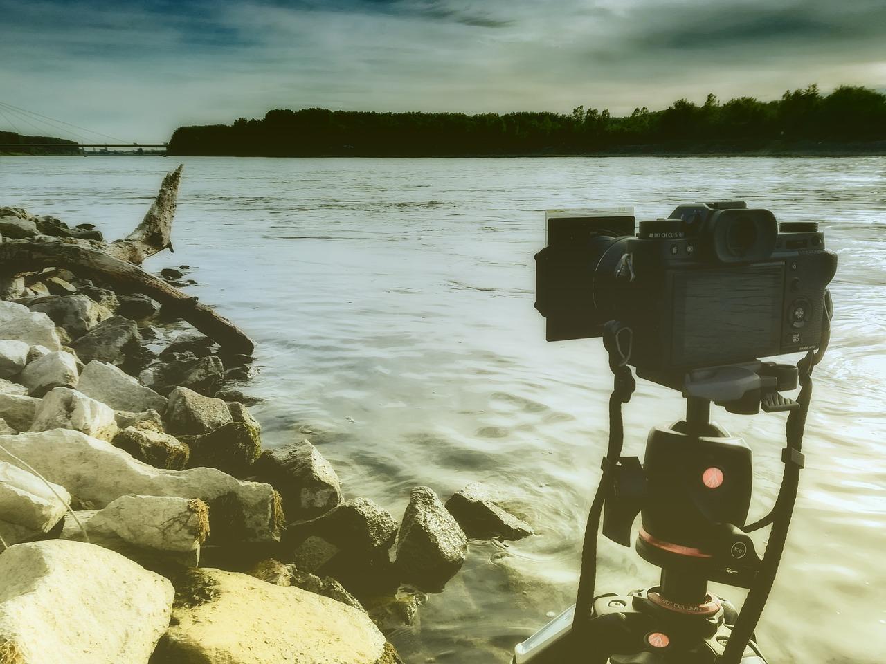 三脚架的遥控器怎么用