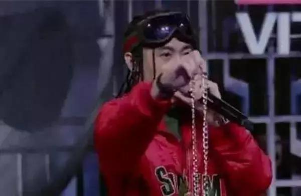 为什么中国有嘻哈的地下 Rapper, 都看起来那么有钱? - 知乎