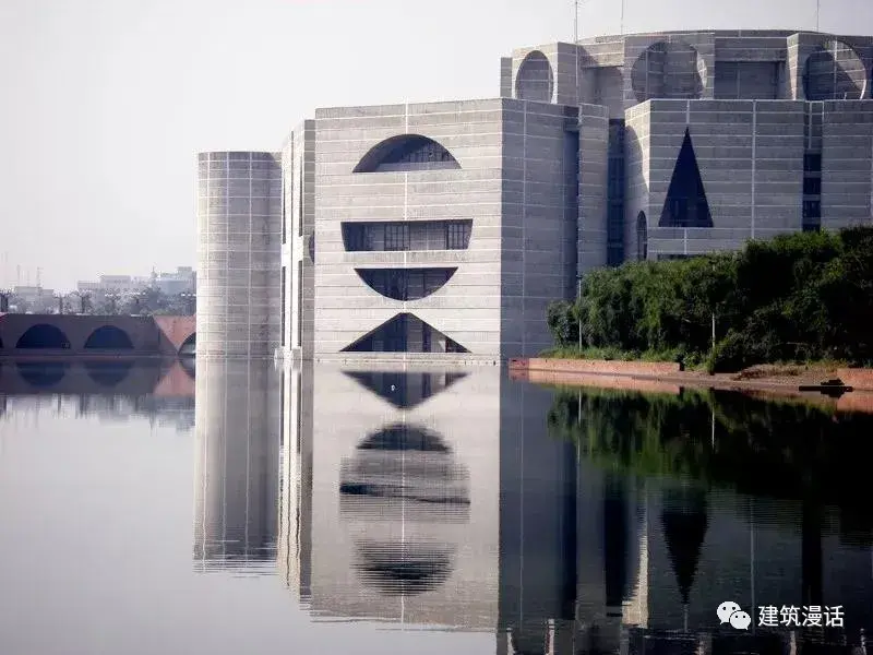 建筑大师--路易斯康-孟加拉国达卡议会大厦