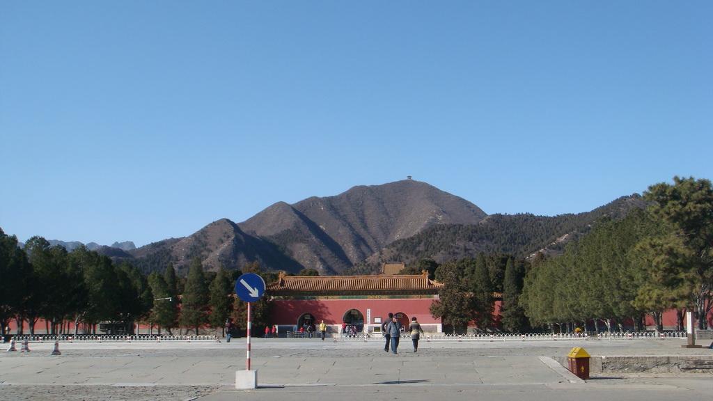 [图说]古今影像大明十三陵－－十五，明神宗万历帝朱翊钧定陵之开放的皇陵-明十三陵背后的帝王传奇