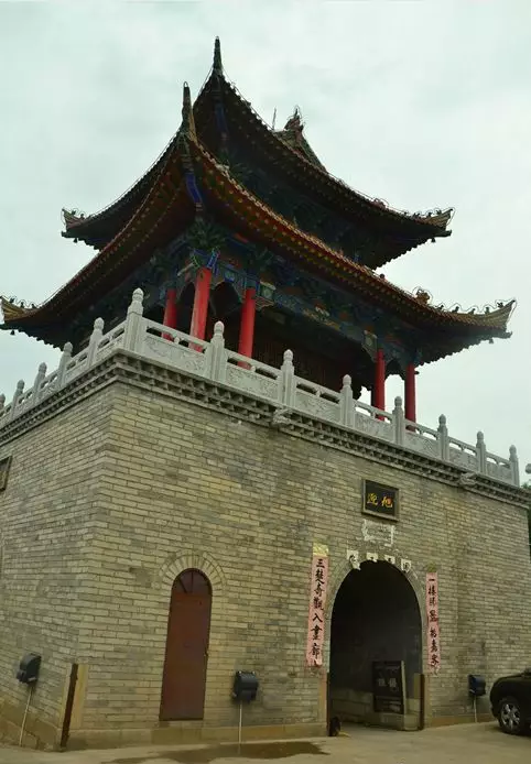 城固鐘樓位於城固縣城東南,古色古香玲瓏秀氣的塔式建築.