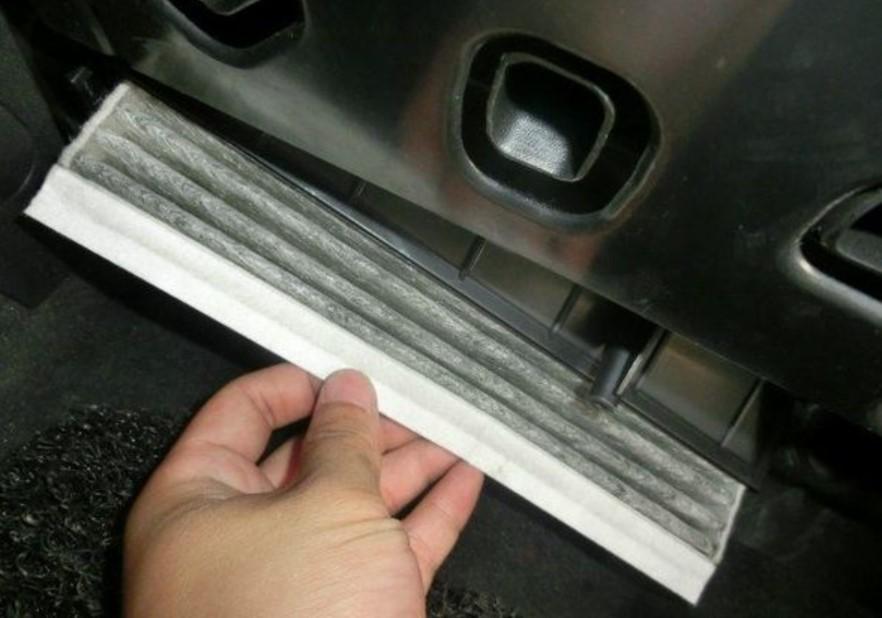 自己怎样换汽车空调滤芯 v2-faac7e3309120f4b8fdf01ce68ee4dfc_r.jpg