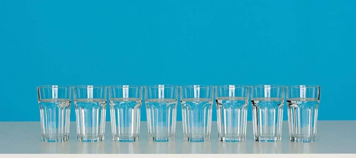 每天喝八杯水是谣言吗