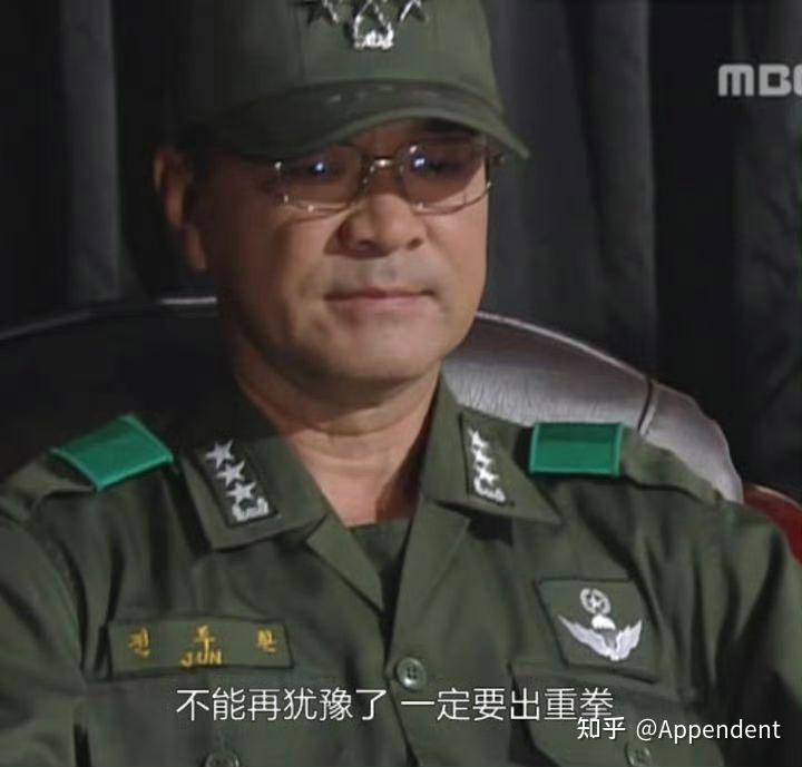 韩国戒严司令部发布一号戒严令,禁止政治结社,集会,示威等政治活动