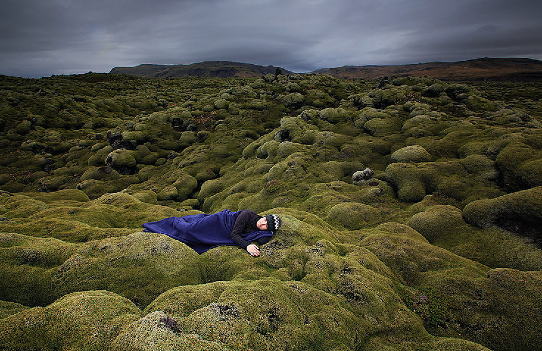 有没有一张图片能显示人类的渺小和大自然(或太空)的庞大? - 知乎