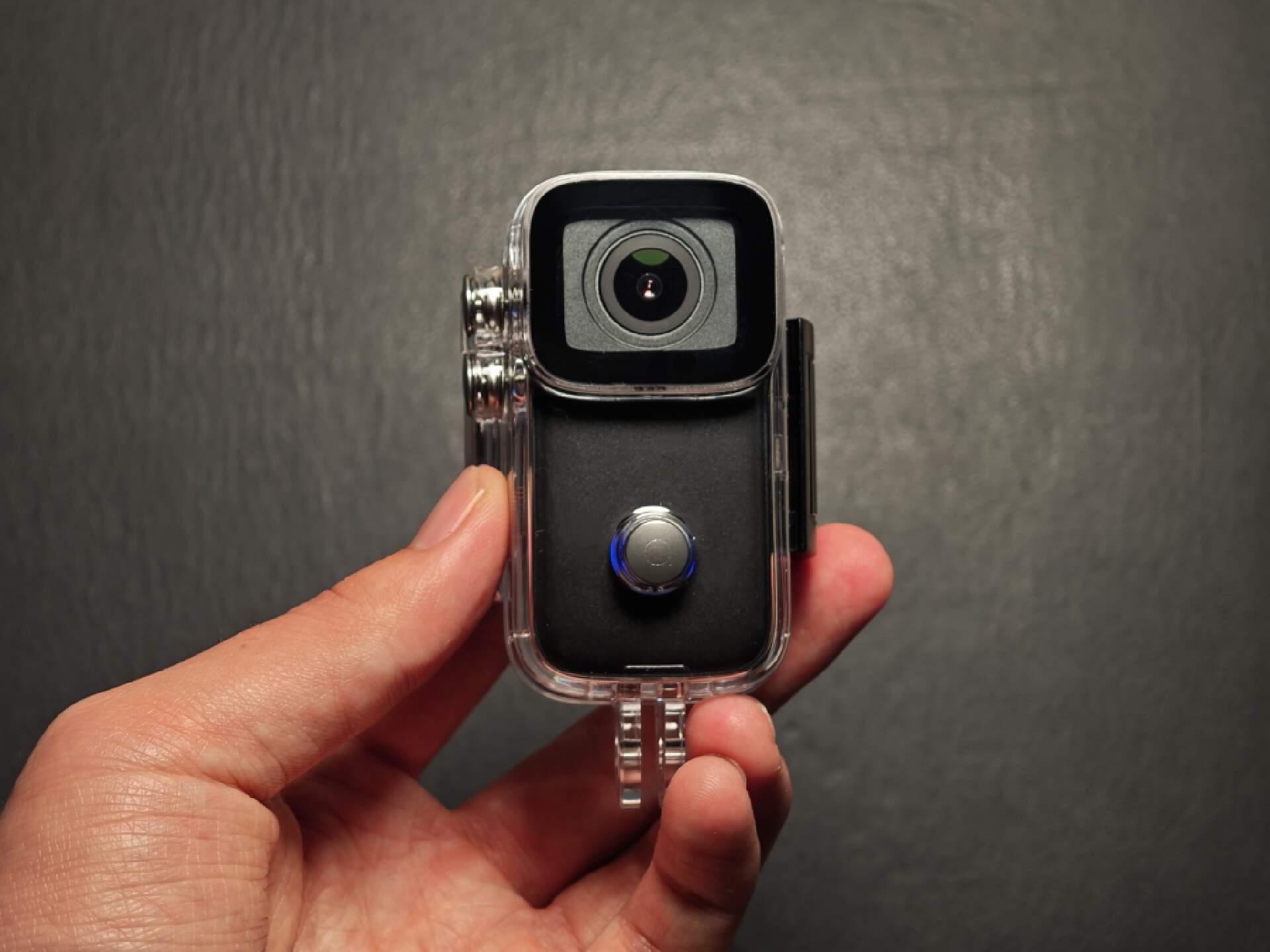 这款「sjcam速影c200 pro」硬件上搭载一颗2000万像素索尼传感器,可