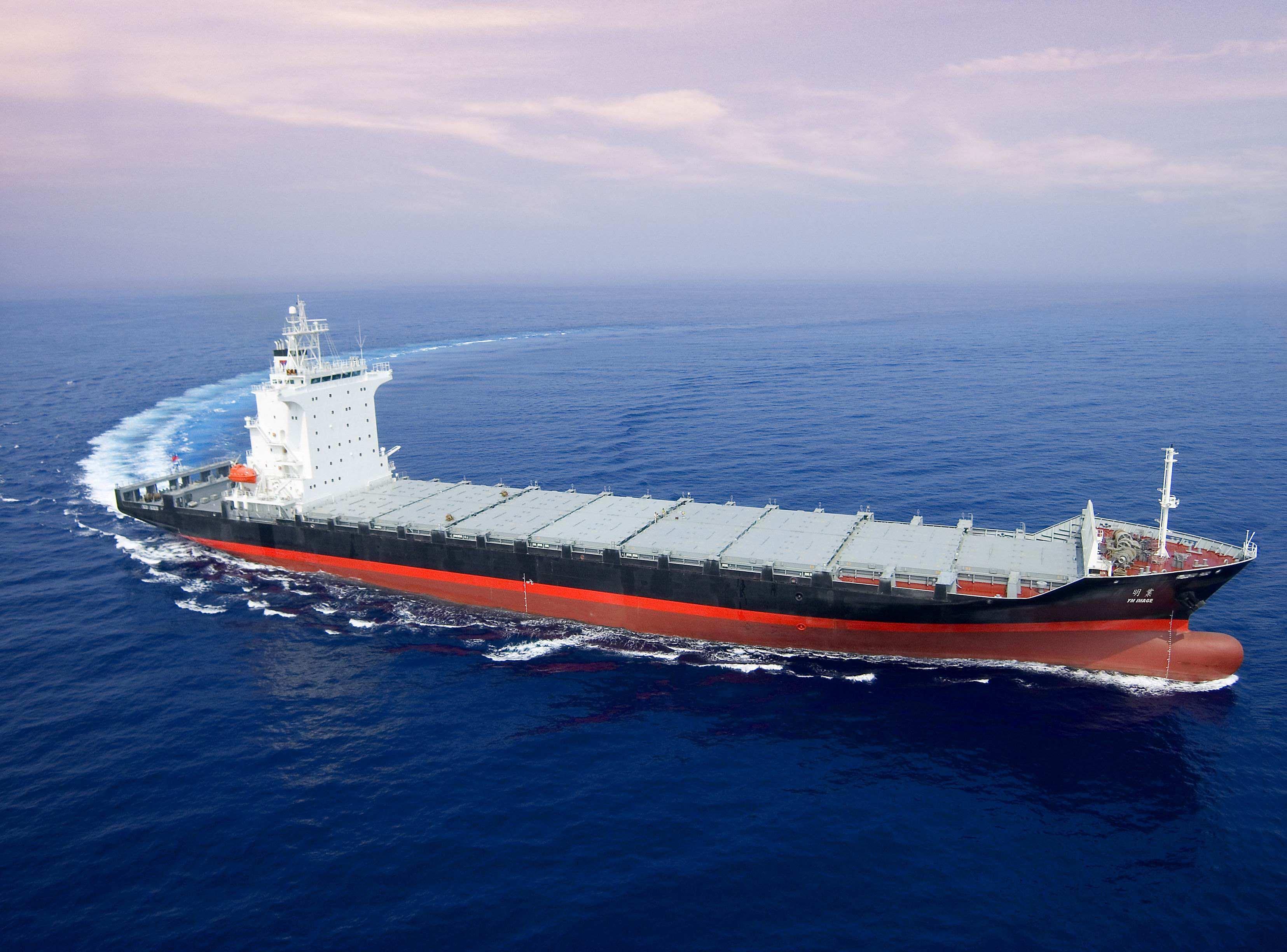 在考虑过桥,高空电缆以及通过高空空间受限区域时使用;2)驾驶台至船艏