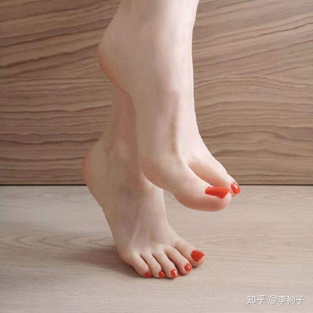女孩子的脚趾很长是一种什么样的体验? - 知乎