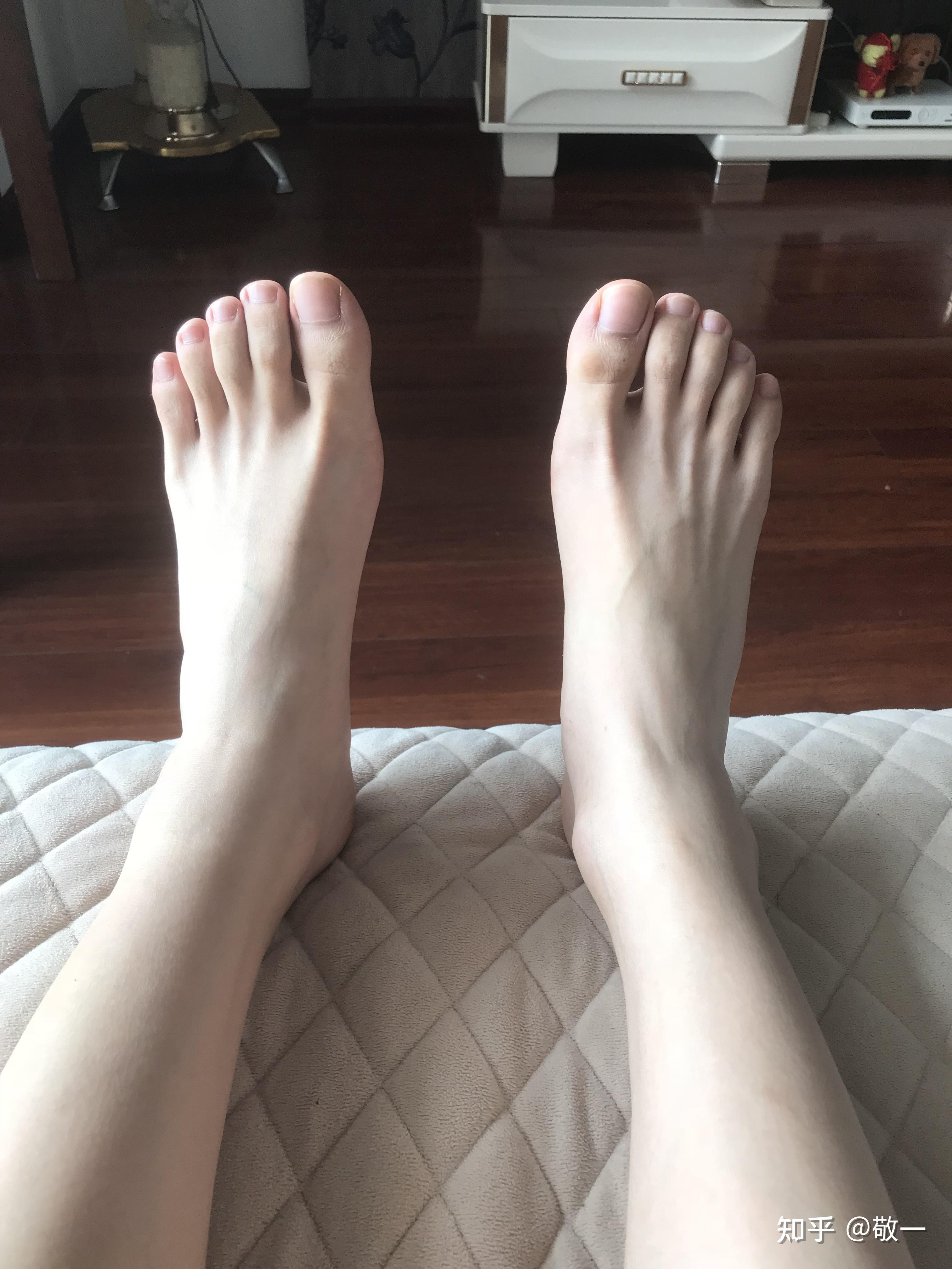 女孩子到底什么样的脚才好看