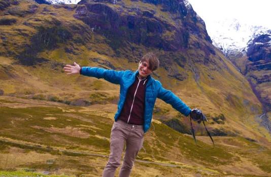 史上最可怕强奸犯印尼太子爷迷奸超195名直男