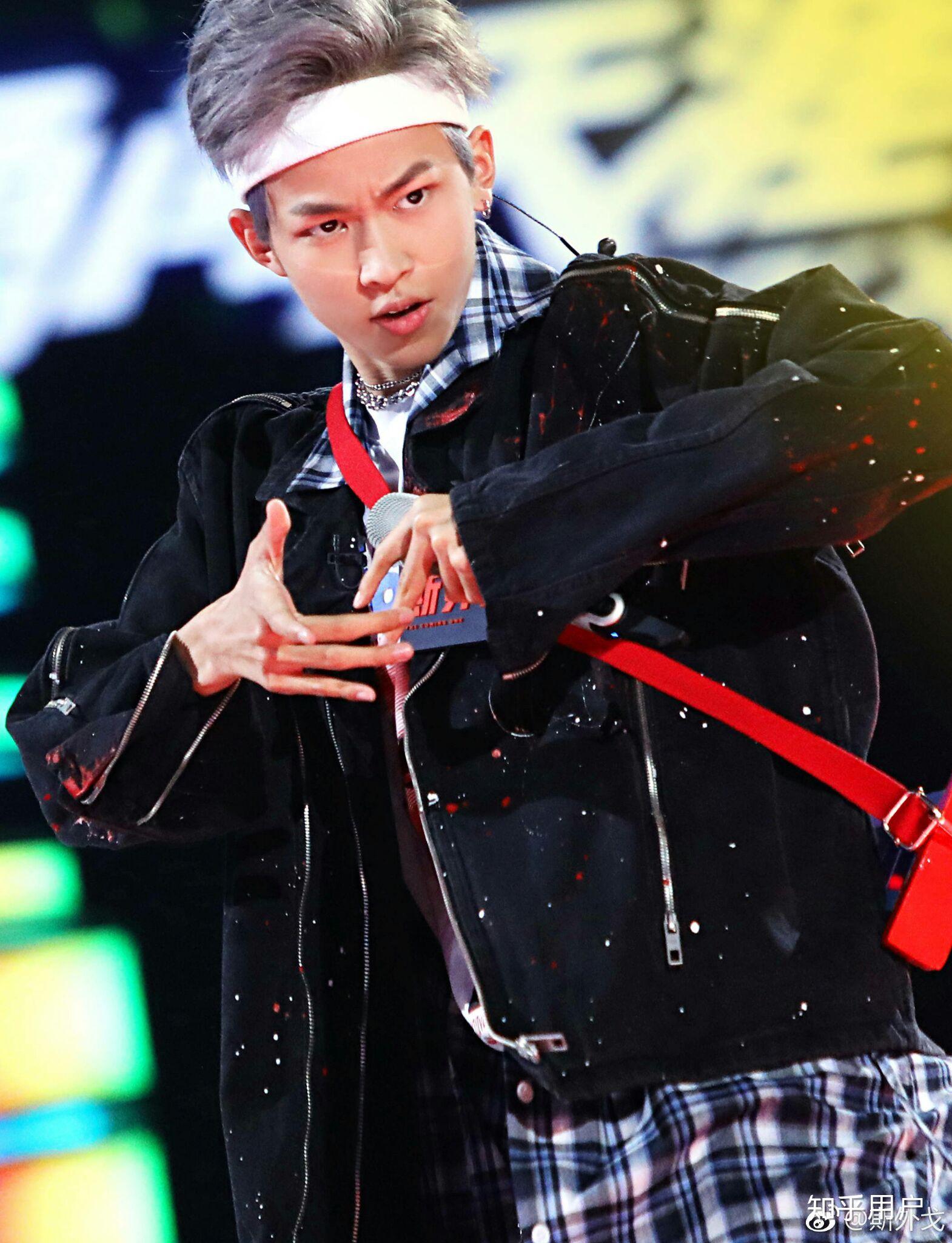 如何评价斯外戈在明日之子第二季第五期被淘汰隔一天又被粉推回来