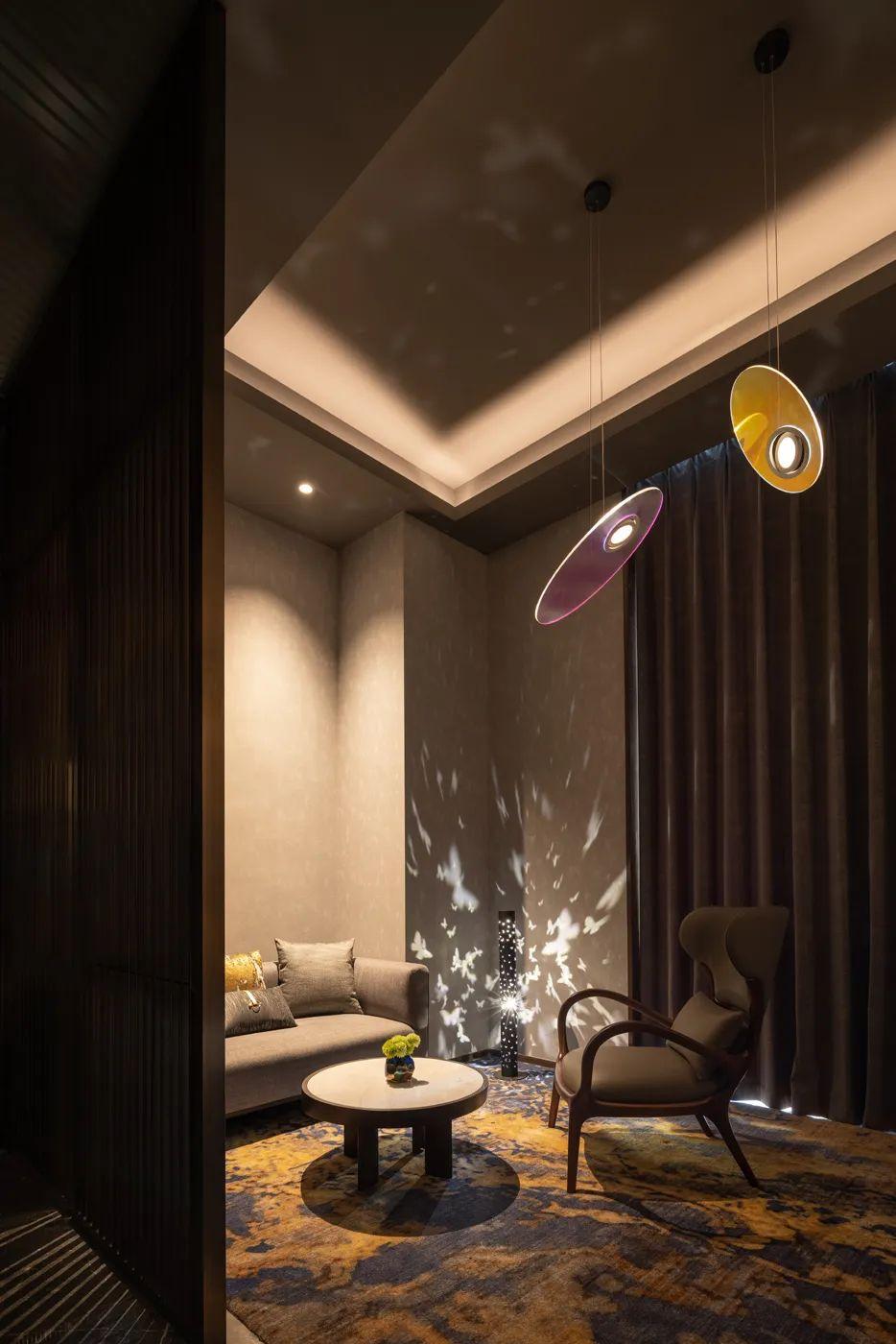 范江 | 繁华里,心归处—紫蝴蝶养生会所皇冠店