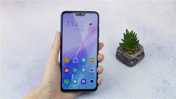 荣耀8x首发评测太狠旗舰机体验这是革了千元机的命