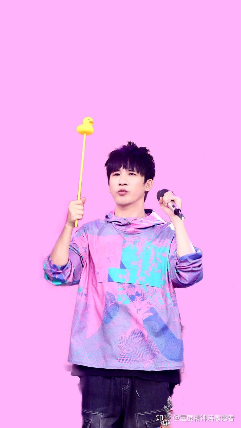 谁有大张伟的可以作壁纸的照片交出来吧