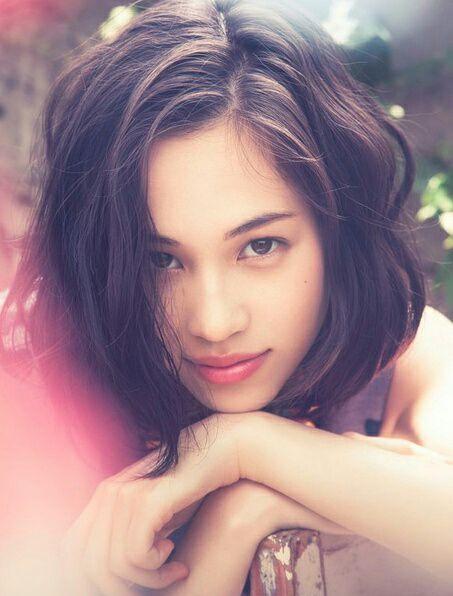 惊艳的女明星宣传视频 v2-fb2673ba173430c905a26367df22c46c_r.jpg