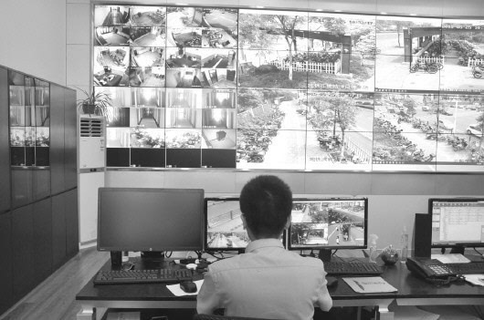 发现邻居吸毒该怎么办?