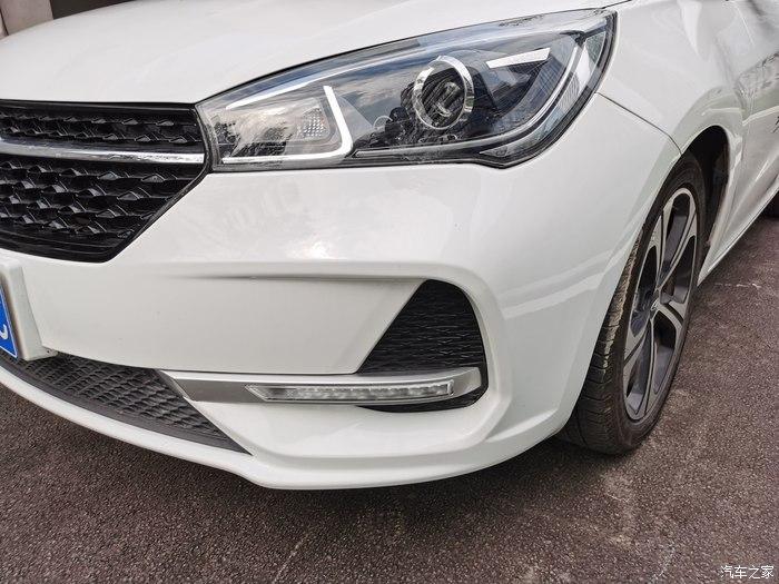 白色的艾瑞泽5好看感谢有你的陪伴