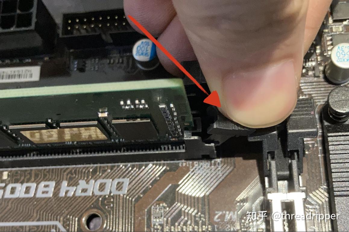 台式机内存条拆装指南