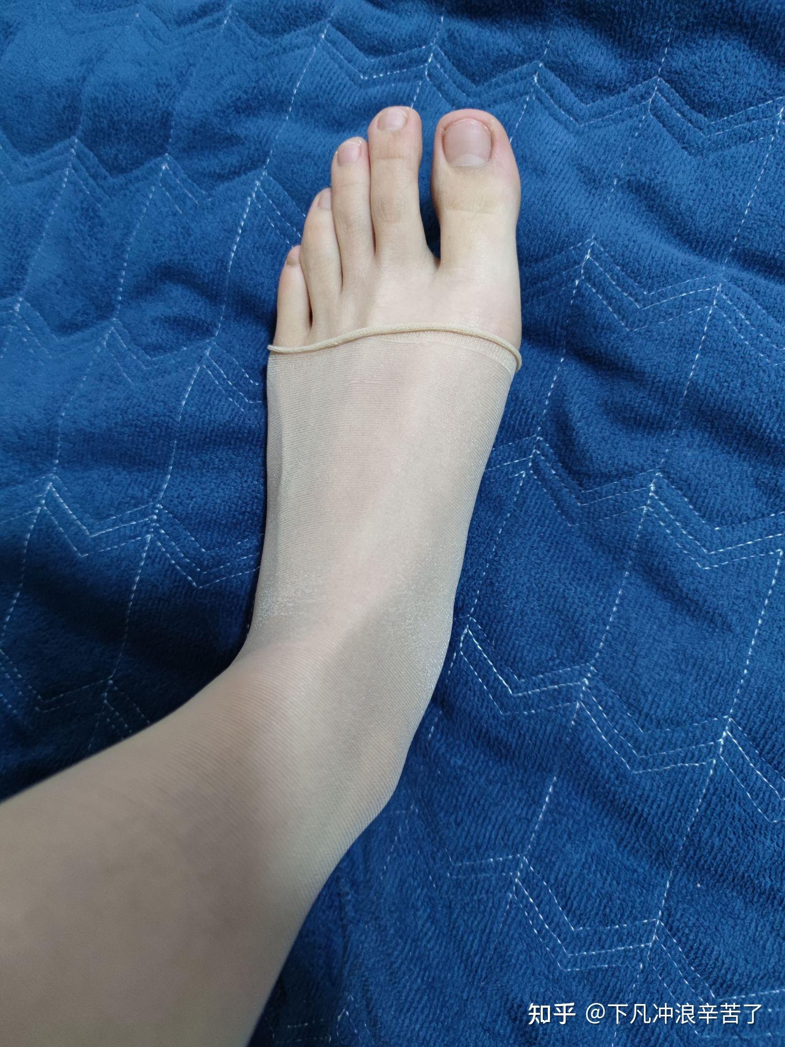 女生光脚的图片是怎么样的? - 知乎