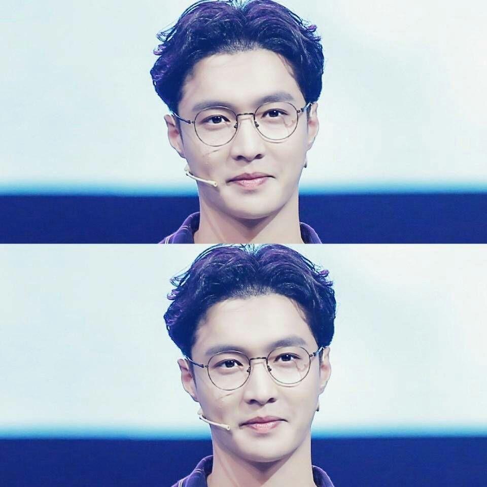 如何评价张艺兴的长相?