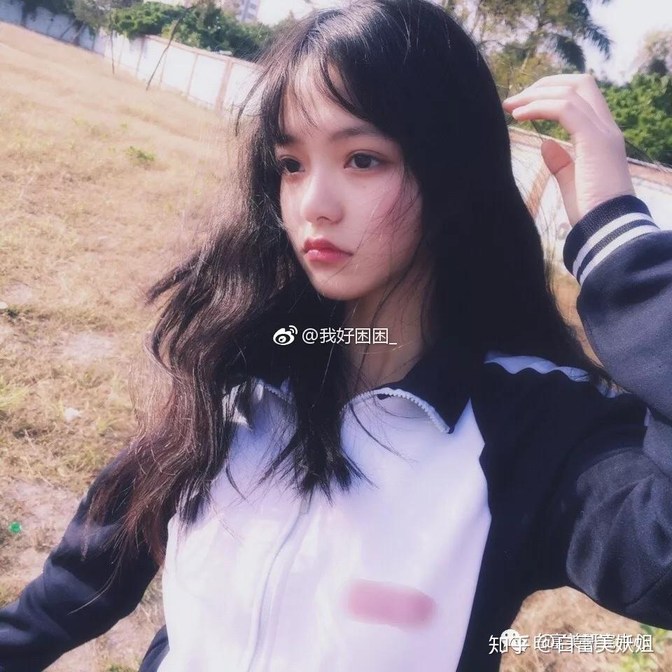 17岁靠脸火成美少女top1却当摇钱树包养丑男友恋爱脑还是被pua了