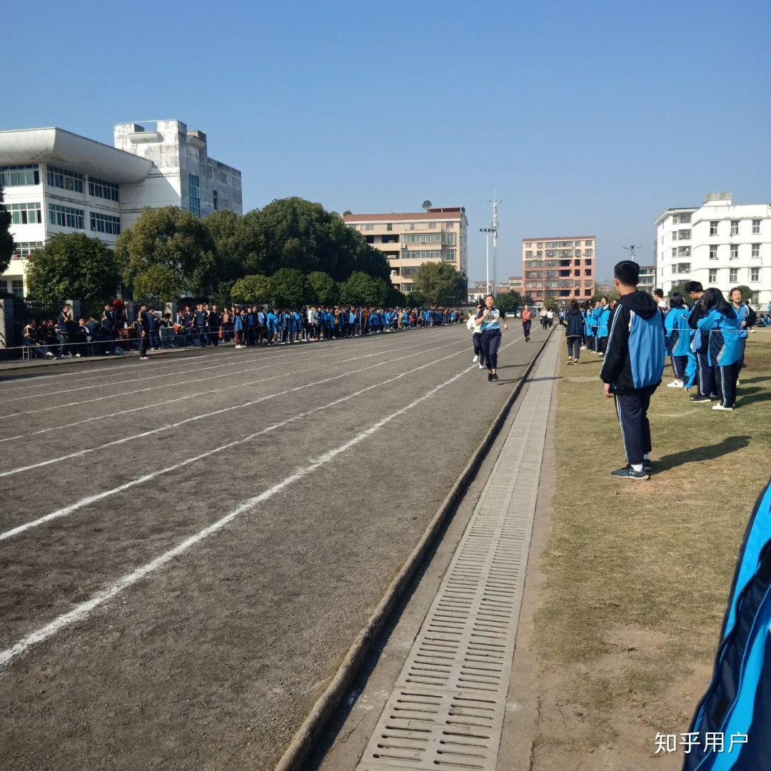 在岳阳县二中读书是一种什么体验