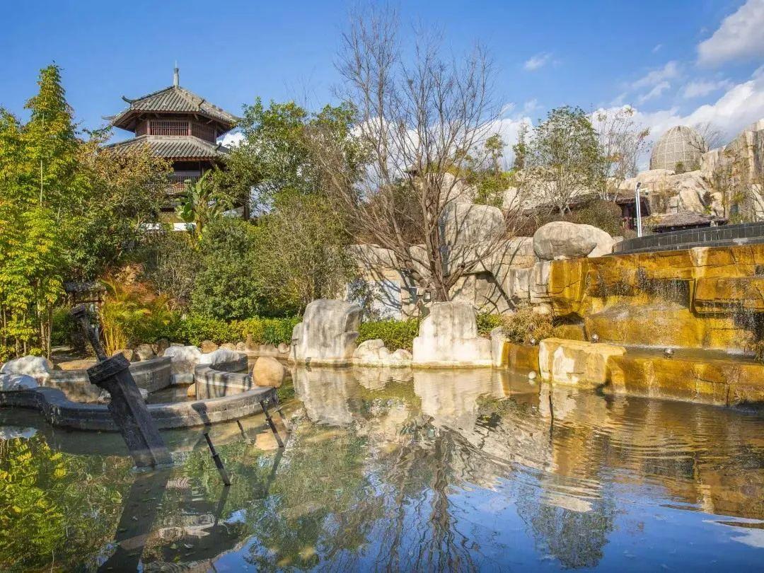 在这个冬季里我能想到最浪漫的事就是和你一起泡泡温泉