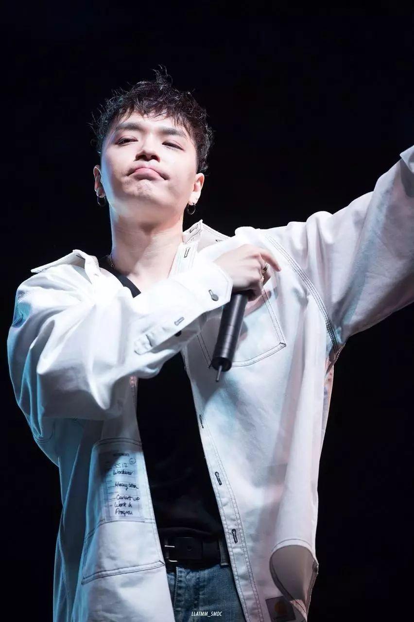 simond到底经历了什么事看他最近出的新专辑歌词特别压抑