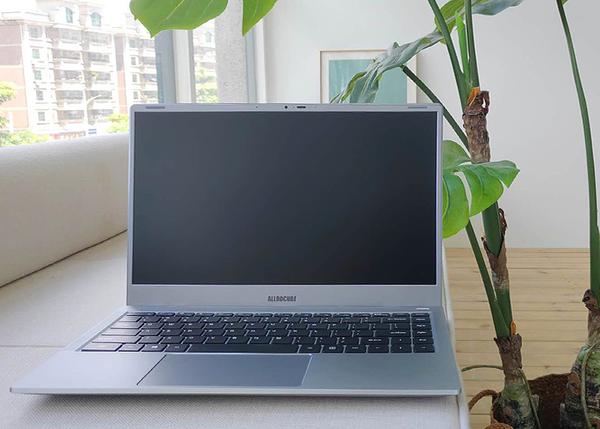 轻薄设计外观精致酷比魔方i7book笔记本