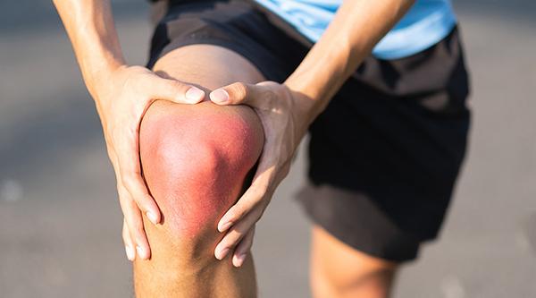 膝盖前面总是疼,可能是髌腱炎或者胫骨结节骨骺炎