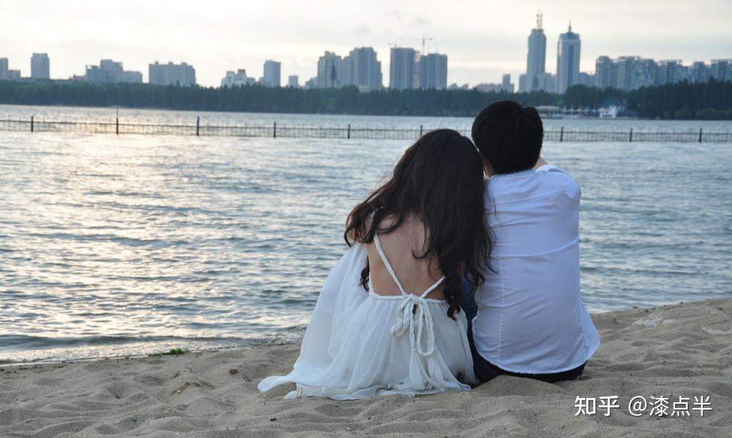 真正的爱情都在细节里多少感情都没能逃过它的手掌心