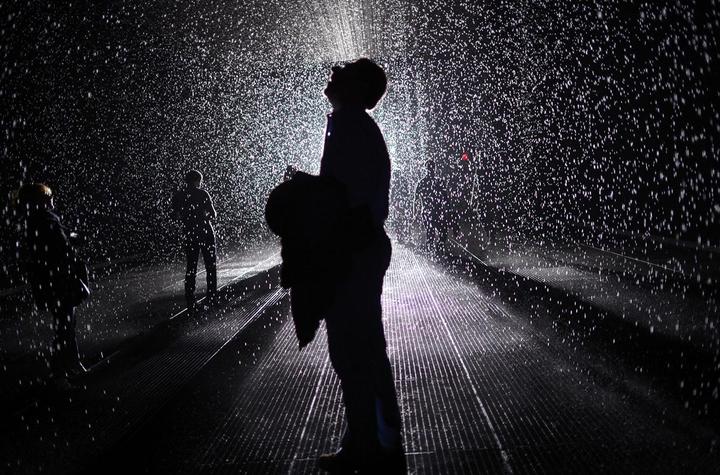 世界上又多了一个下雨不打伞的人…… - 知乎