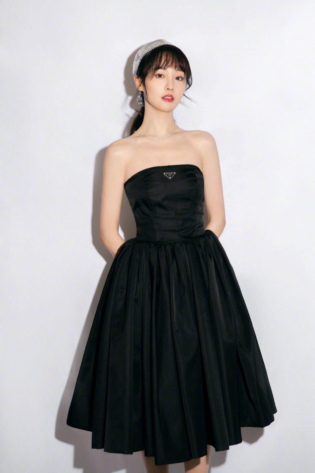 helas珠宝 找到自己的光(原创轻奢珠宝品牌) 郑爽日前成为prada代言