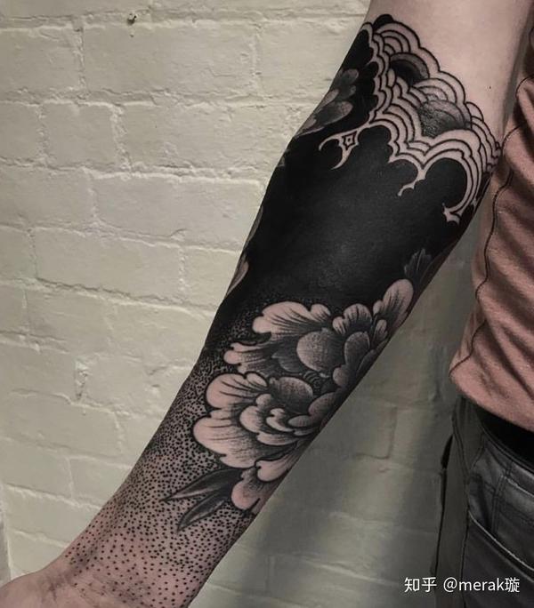 纹身黑臂纹身于极致处寻找美