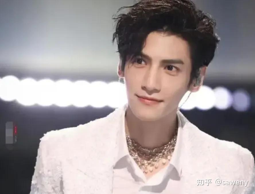 杨超越演话剧?吴谨言赢麻了?罗云熙新剧要上了?