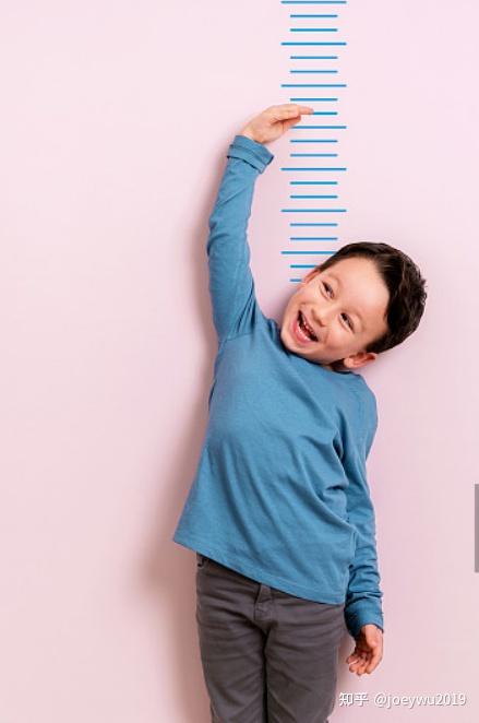 睡前喝奶及饱食影响孩子长高高