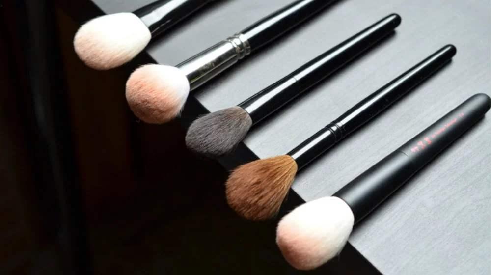 怎样装饰笔盒 v2-fcb908983f9ae28aa2ea10b7bfb66ce0_1440w.jpg?source=172ae18b