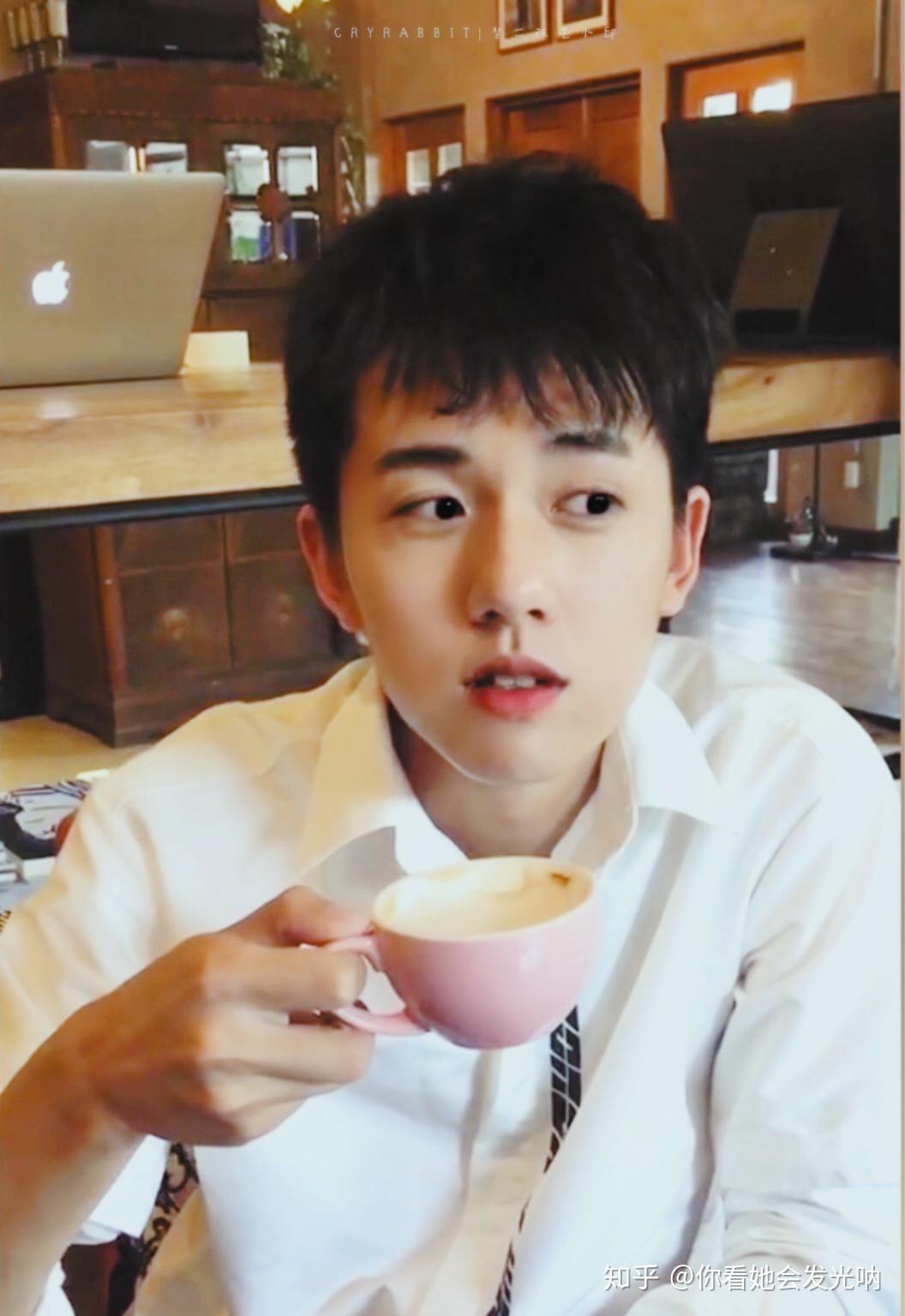 张耀手上纹身是什么? - 知乎