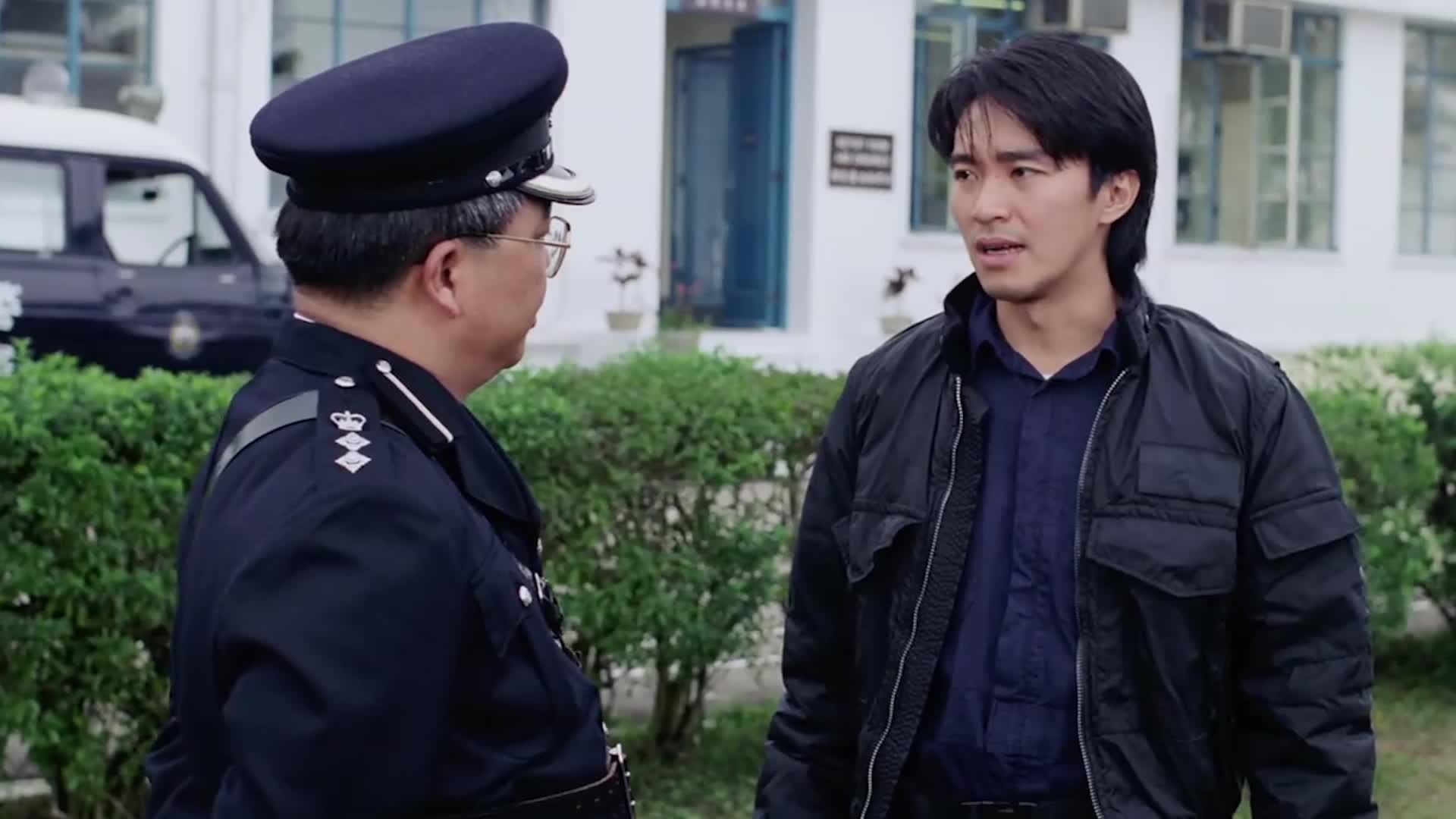 逃学威龙:星爷作弊被抓,历史考试竟抄语文书,被罚的太冤了!