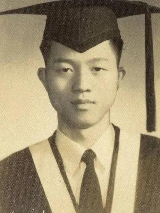 上央视讲易经“第一人”的曾仕强，39岁才学易经，十大预测惹争议 - 知乎